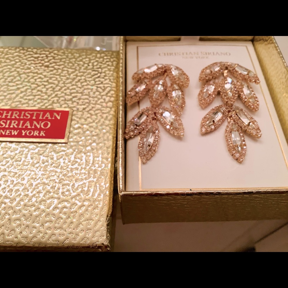 - Beautiful designer crystal erring earrings last pair like these - Picture 1 of 3
